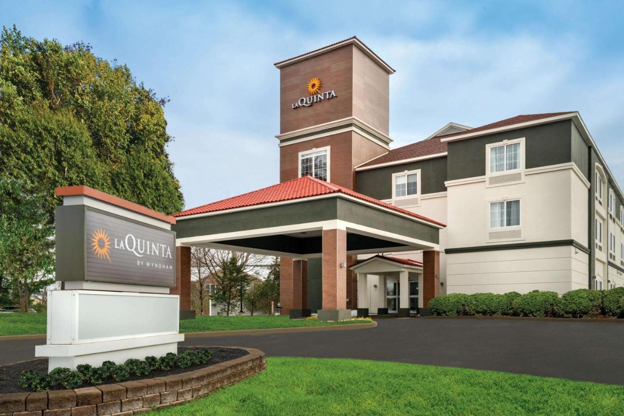 Готель La Quinta By Wyndham Latham Albany Airport Екстер'єр фото