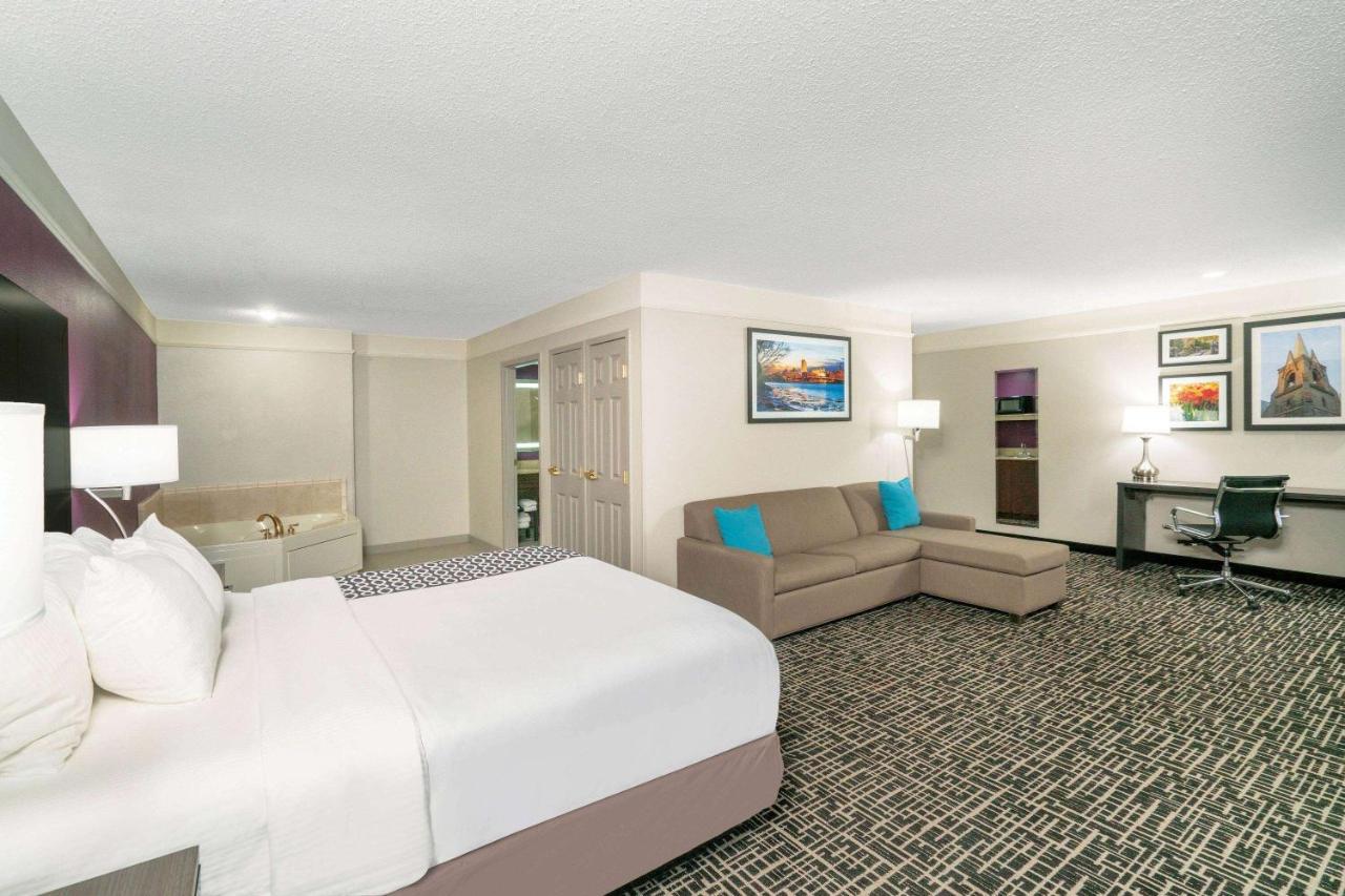 Готель La Quinta By Wyndham Latham Albany Airport Екстер'єр фото