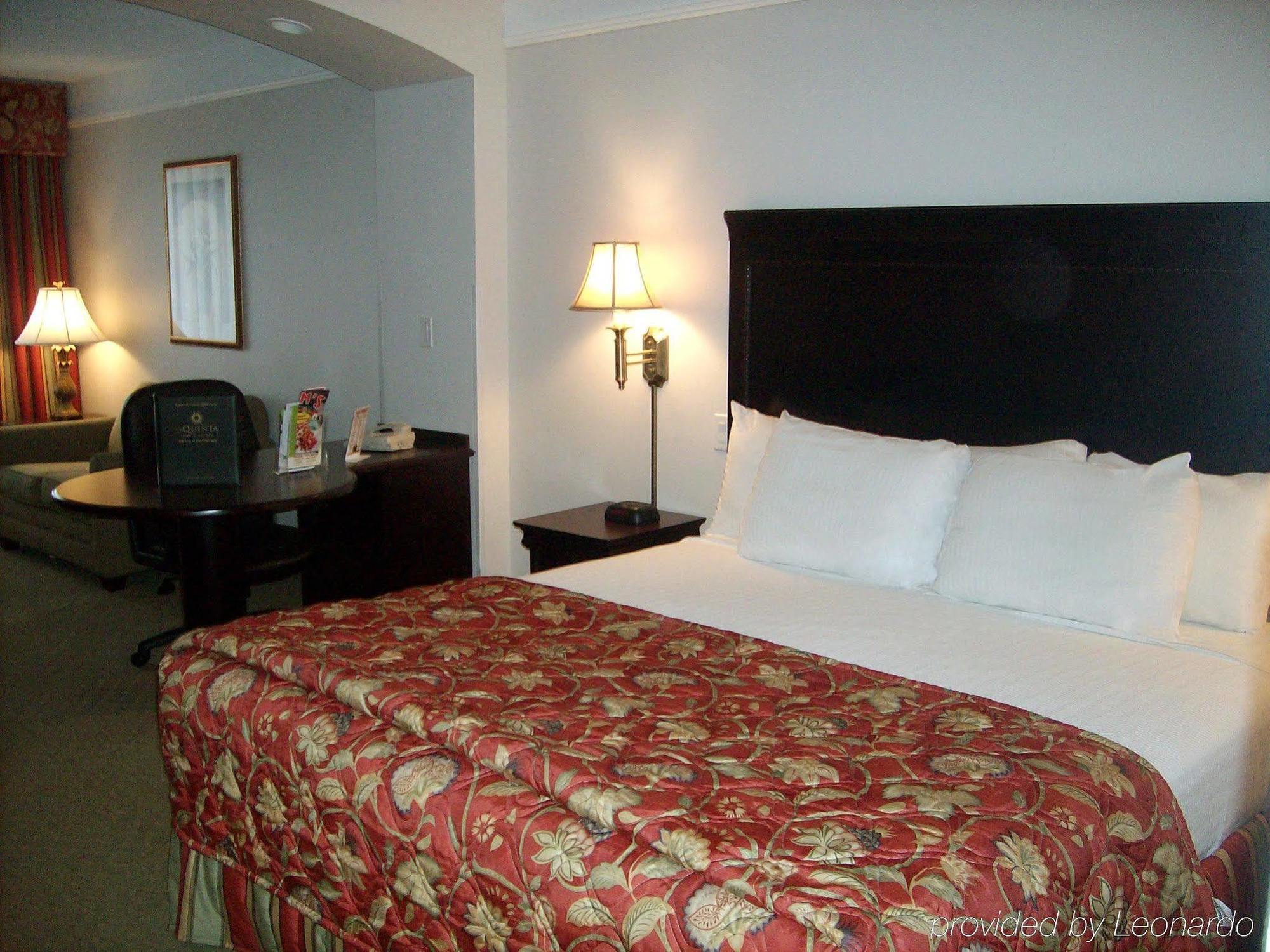 Готель La Quinta By Wyndham Latham Albany Airport Екстер'єр фото