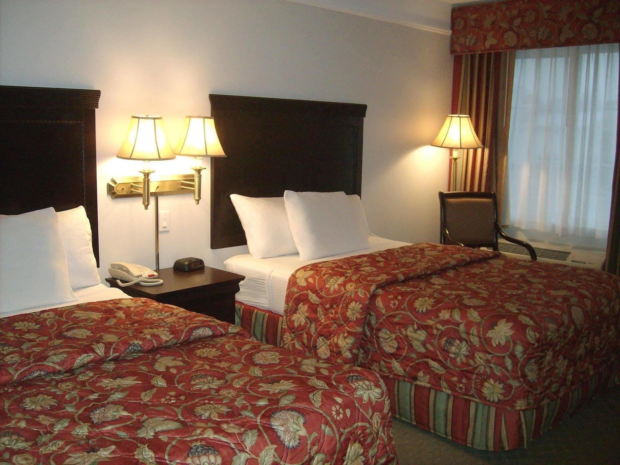 Готель La Quinta By Wyndham Latham Albany Airport Екстер'єр фото