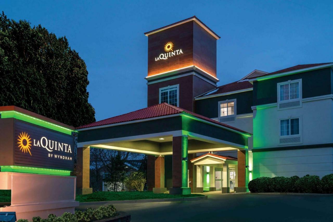 Готель La Quinta By Wyndham Latham Albany Airport Екстер'єр фото