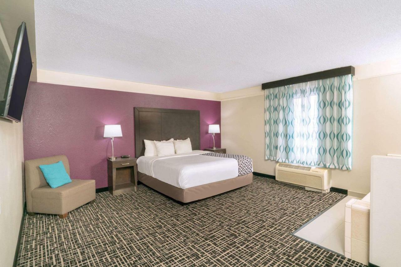 Готель La Quinta By Wyndham Latham Albany Airport Екстер'єр фото