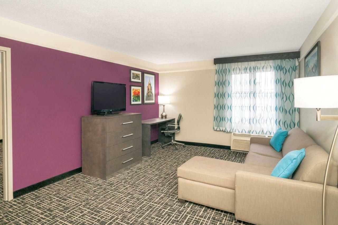 Готель La Quinta By Wyndham Latham Albany Airport Екстер'єр фото